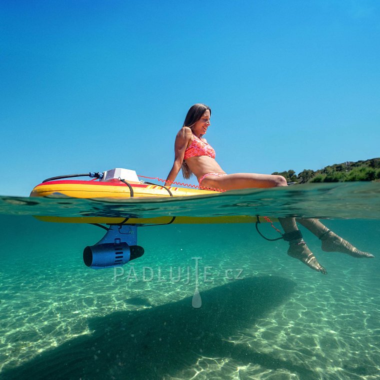Elektro paddleboardy jsou zde - s elektrickým motorem, paddleboard s motorem