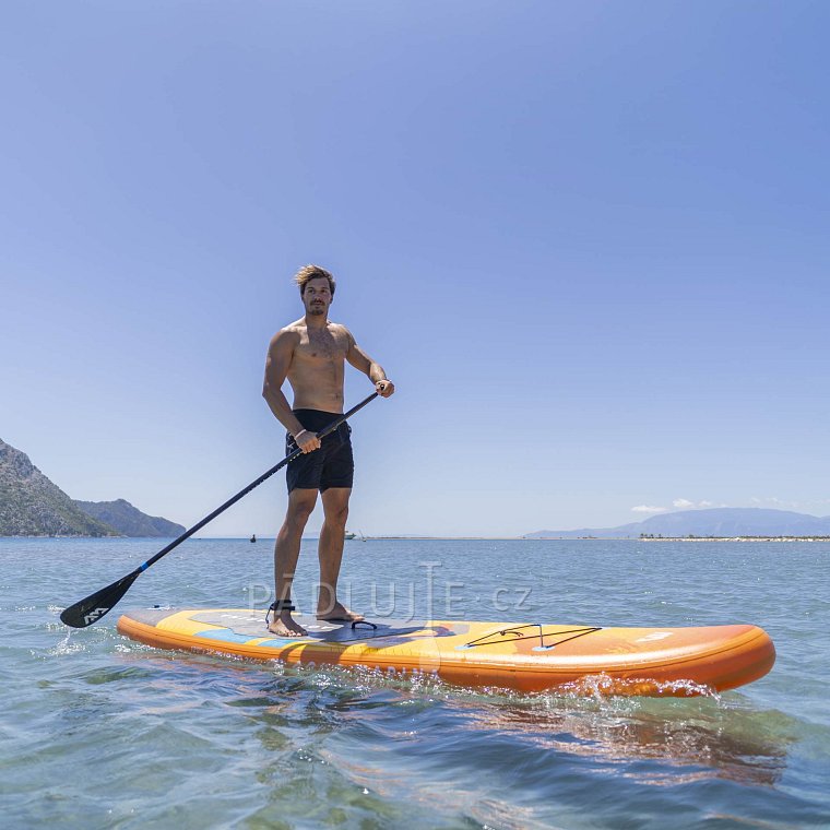 Elektro paddleboardy jsou zde - s elektrickým motorem, paddleboard s motorem