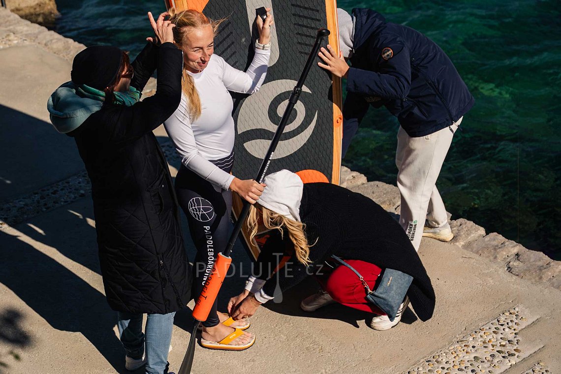 Dámský outfit 4 - oranžová - krátká lycra, tříčtvrteční legíny černé na paddl