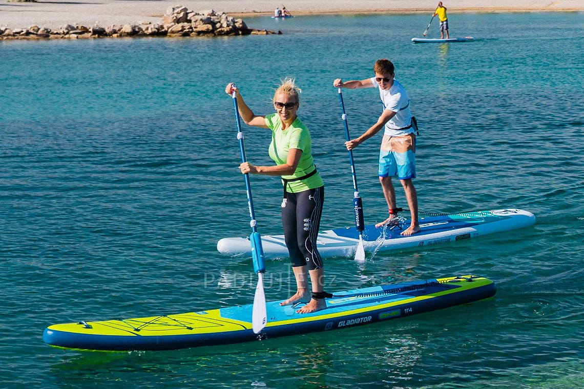 Dámský outfit 7 - neon green - lycra krátký rukáv, legíny černé