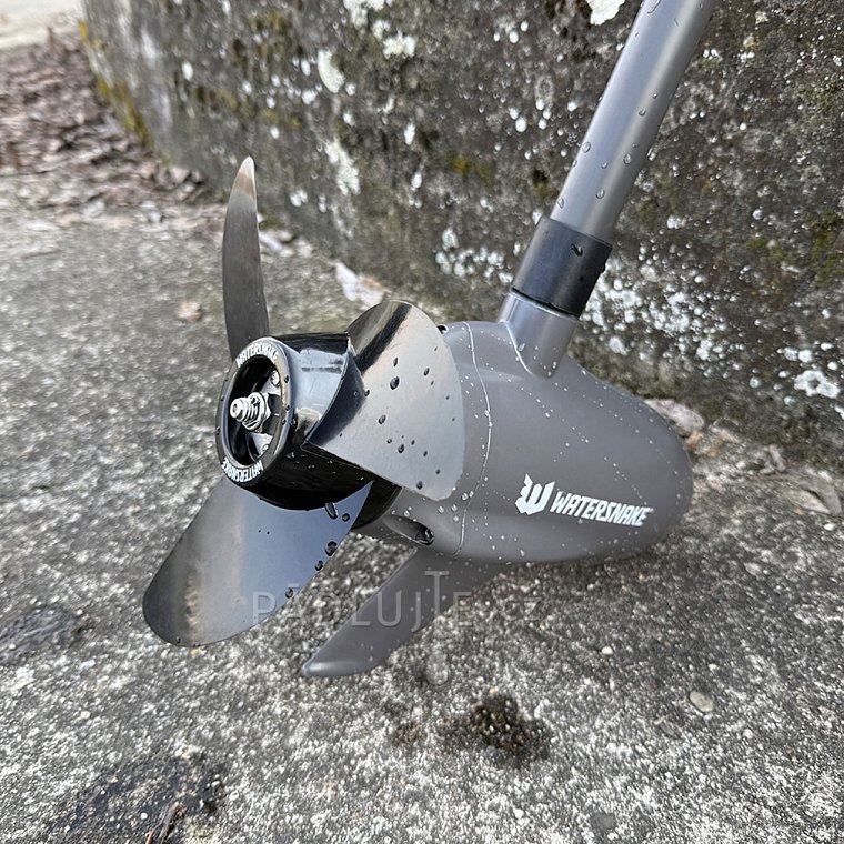 Test motoru WATERSNAKE PRIME 70 na člunu GLADIATOR B330AD