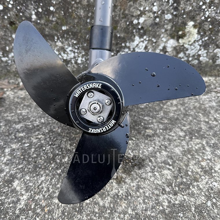 Test motoru WATERSNAKE PRIME 70 na člunu GLADIATOR B330AD