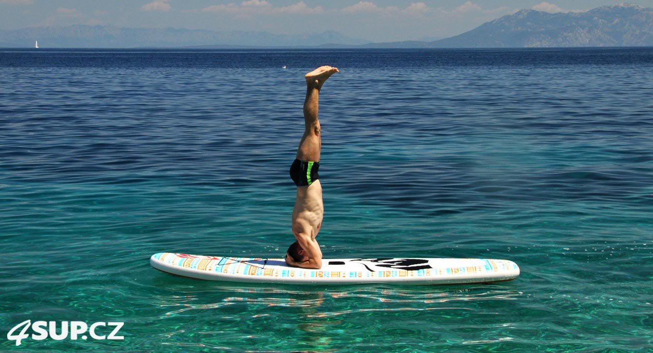 Paddleboard a jóga u moře