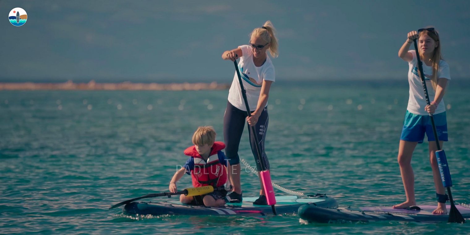 Bezpečnost na paddleboardu - záchranná vesta, Restube a leash