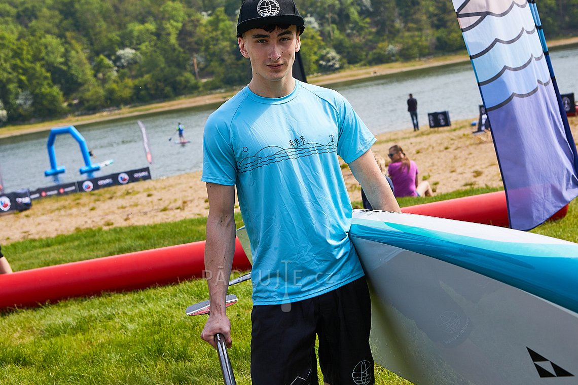 Paddleboardové závody Hostivařská přehrada v Praze - PÁDLUJTE.CZ sportovní klub