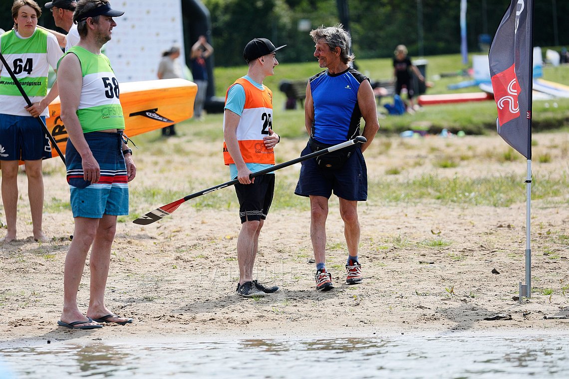 Paddleboardové závody Hostivařská přehrada v Praze - PÁDLUJTE.CZ sportovní klub