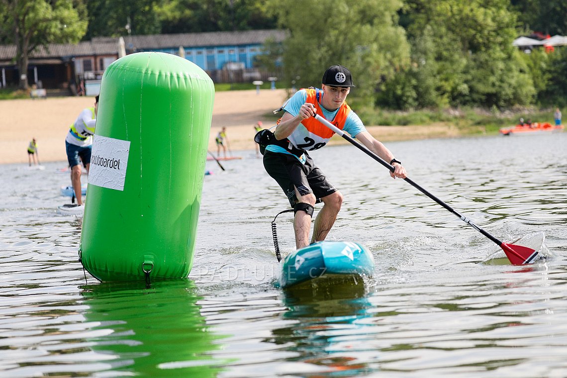 Paddleboardové závody Hostivařská přehrada v Praze - PÁDLUJTE.CZ sportovní klub