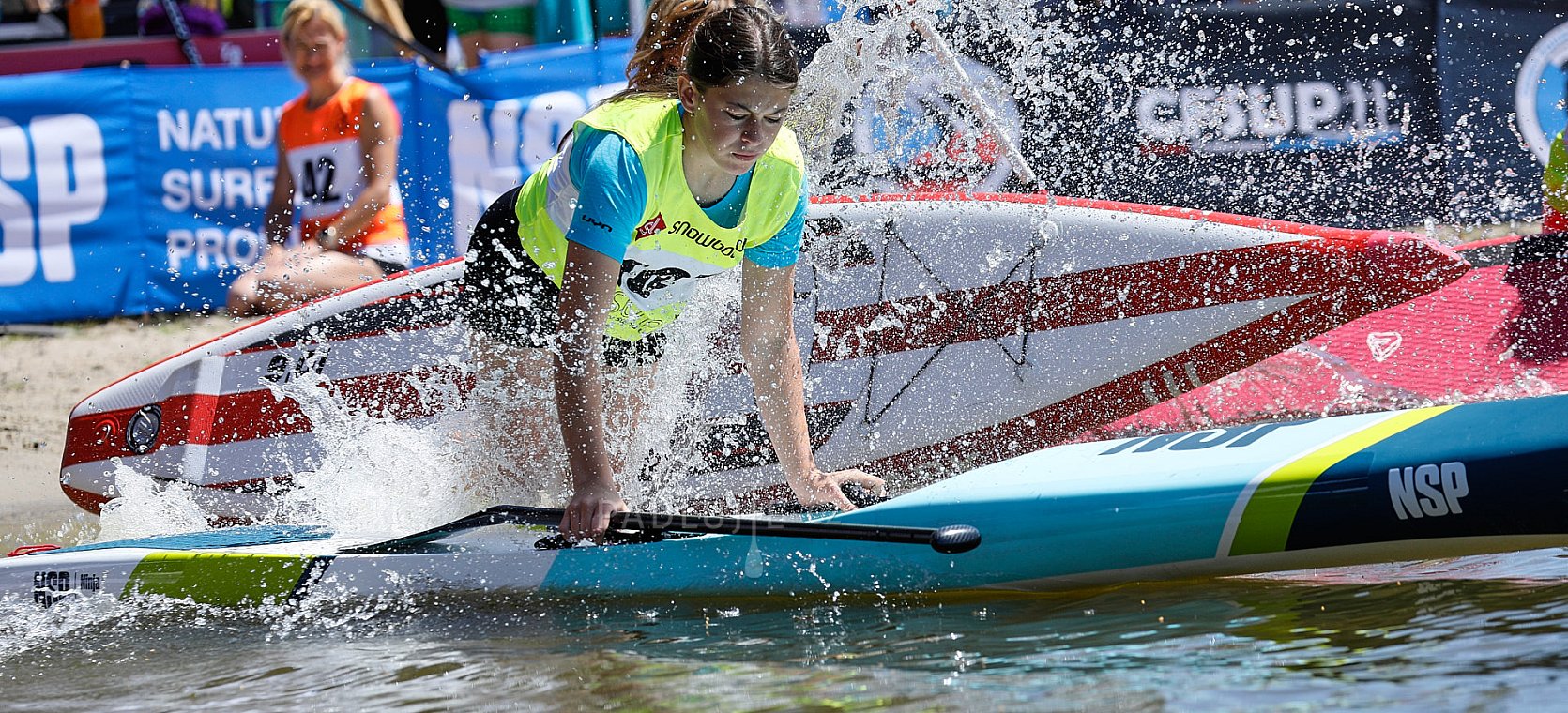 Paddleboardové závody Mácháč 2023 - PÁDLUJTE.CZ sportovní klub