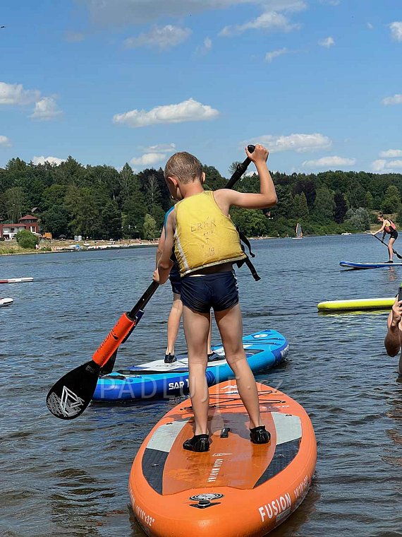 Učíme pardubické vodní skauty pádlovat - PÁDLUJTE.CZ sportovní klub