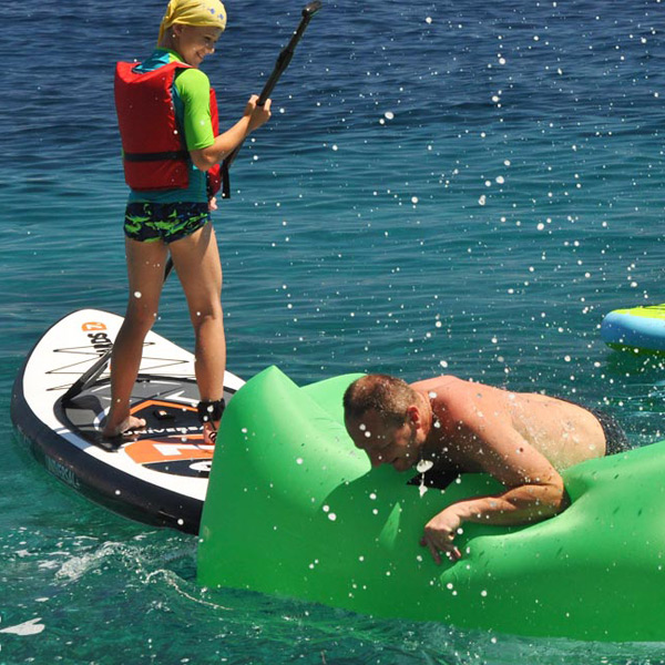 Lazy Bag tažený paddleboardem - aka banana-paddle