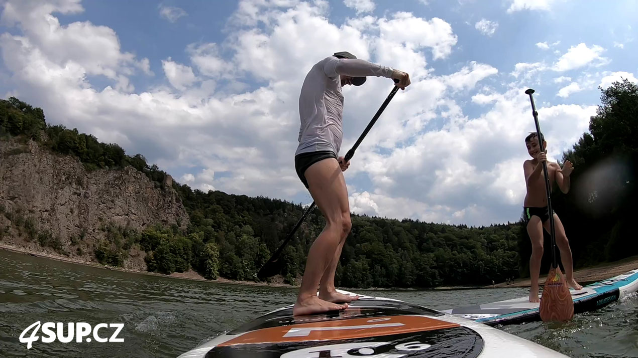 Gladiatorské zápasy na nafukovacích paddleboardech přehrada Seč, Oheb