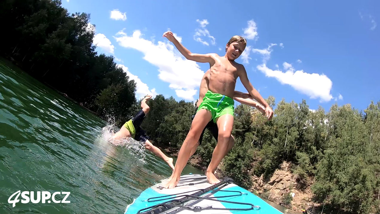 Lom Zámečník u Kamenice nad Lipou na paddleboardech