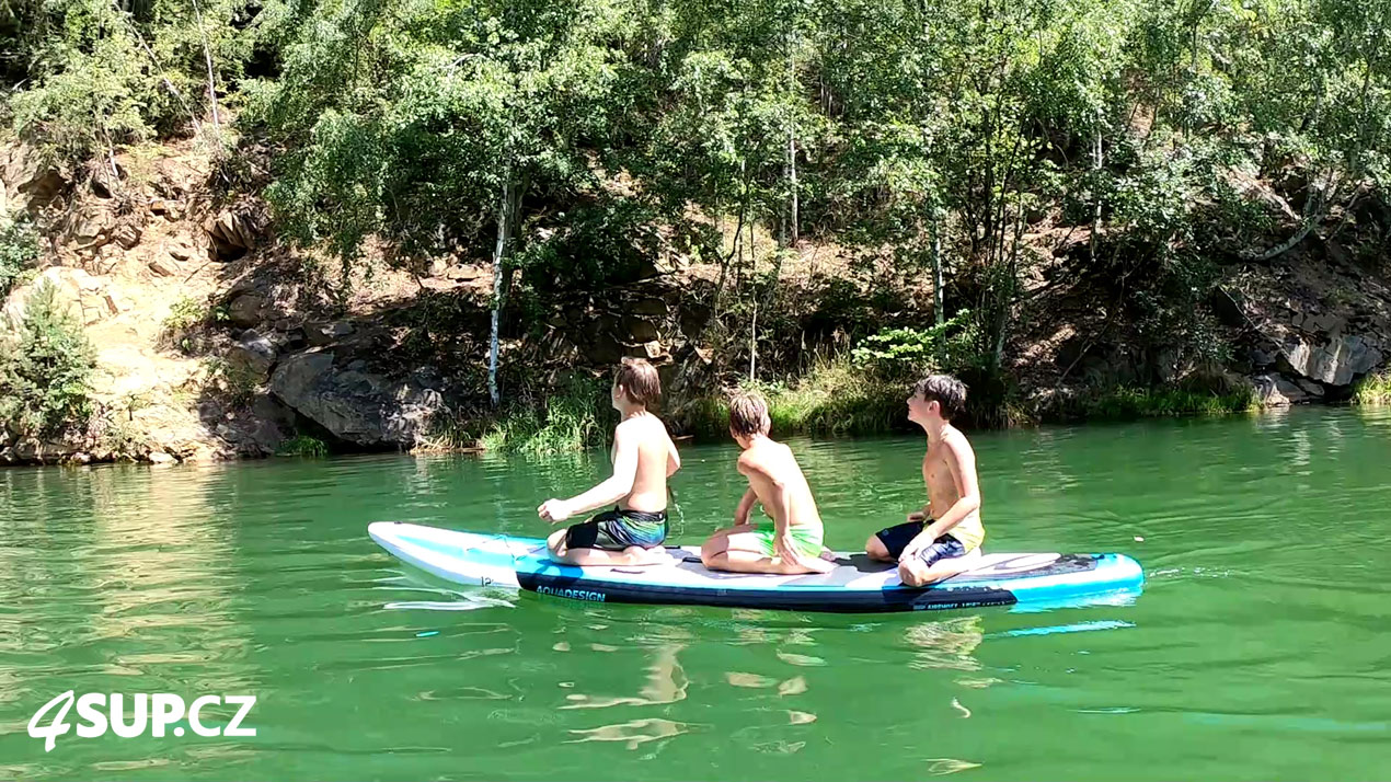 Lom Zámečník u Kamenice nad Lipou na paddleboardech