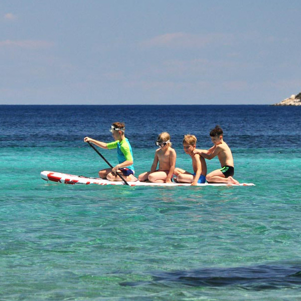 Kdo paddluje nezlobí - paddleboard u moře