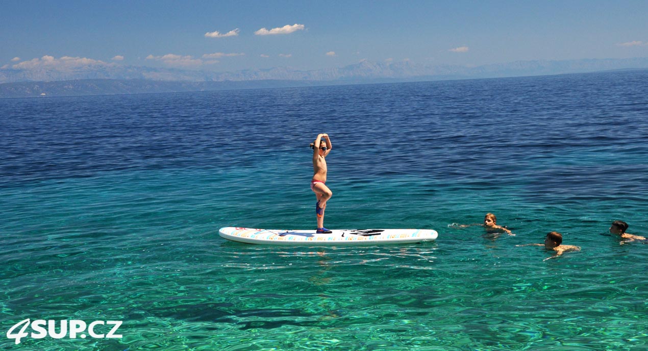 Paddleboar a Yako Yoga - hraní na jógu