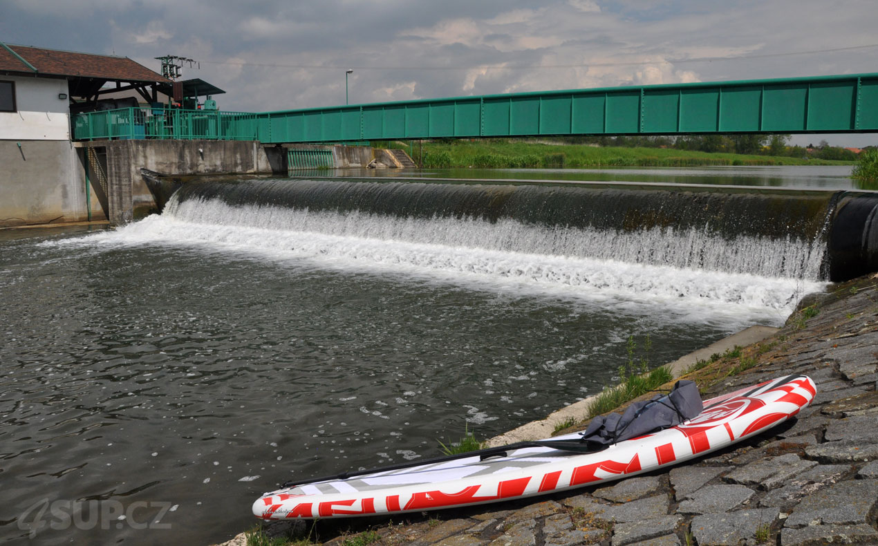 Paddleboard Pardubice výlet Labe - Loučná - jez Loučná