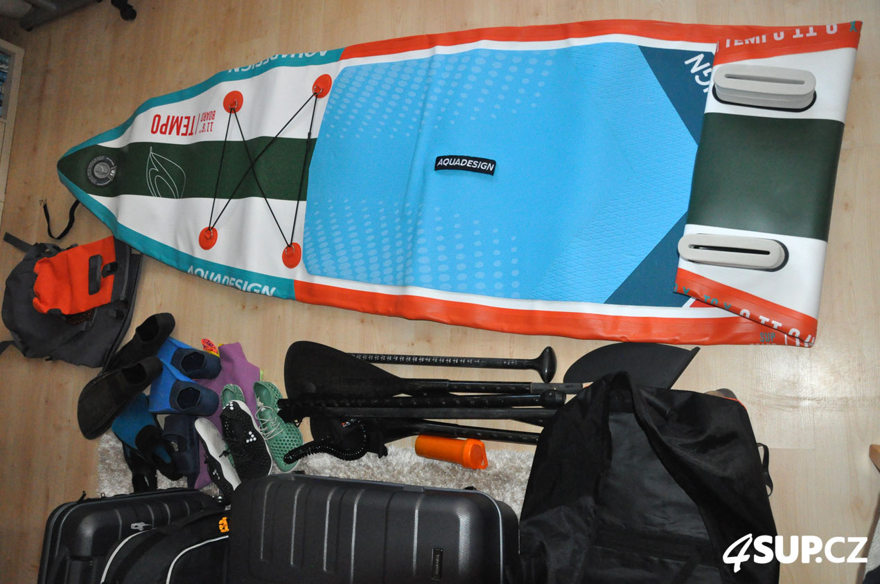 Letadlem na dovolenou s nafukovacím paddleboardem Aquadesign 11'6 Tempo