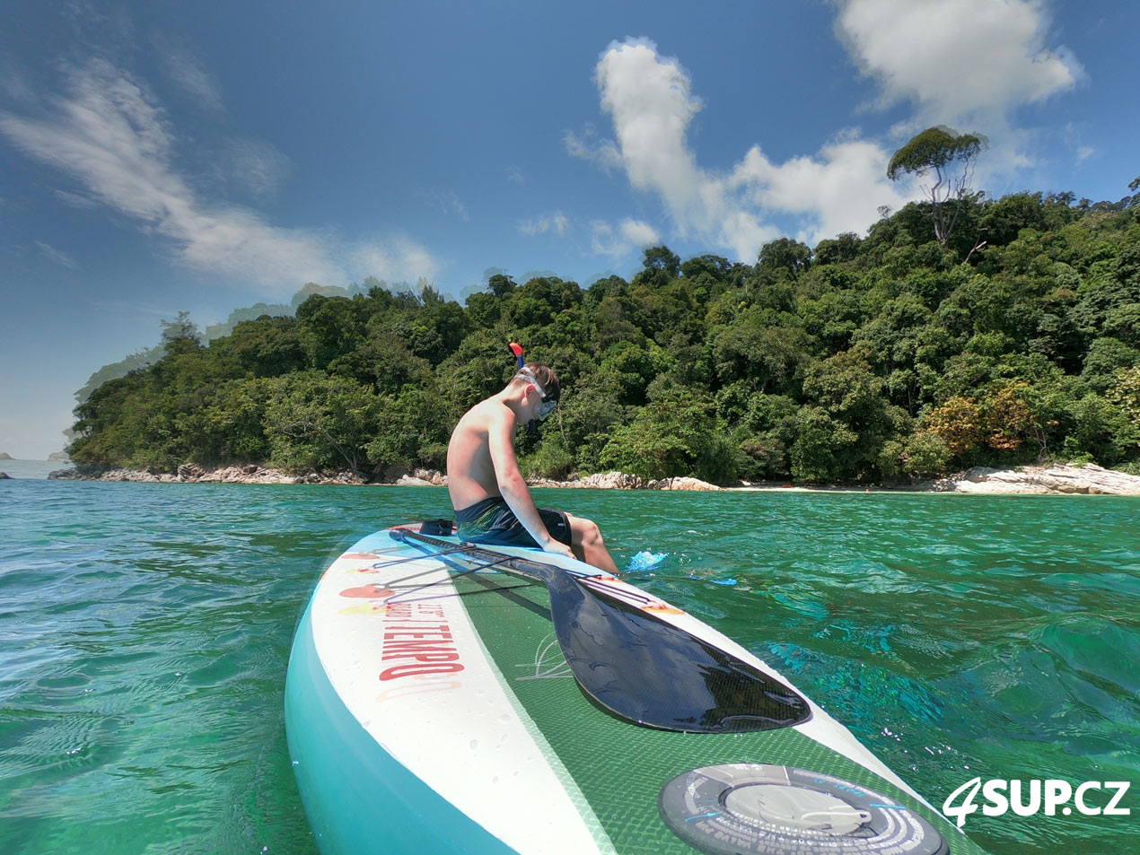 Letadlem na dovolenou s nafukovacím paddleboardem Aquadesign 11'6 Tempo