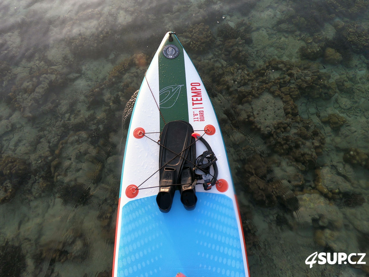 Letadlem na dovolenou s nafukovacím paddleboardem Aquadesign 11'6 Tempo