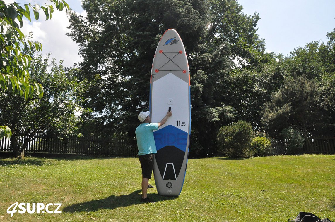 Nafukovací paddleboard a windsurfing F2 WindSup výuka windsurfingu Seč