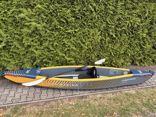 Kajak AQUA MARINA TOMAHAWK AIR-K 375 s pádlem -  jednomístný nafukovací - nafukovací POUŽITÉ ZBOŽÍ