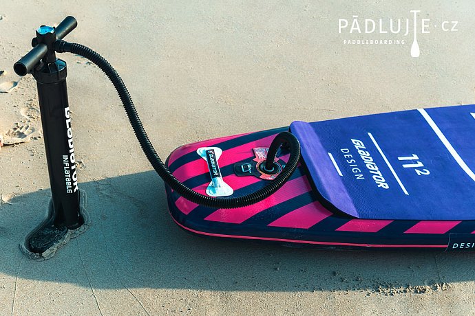 Pumpa GLADIATOR double action black - univerzální pumpa k paddleboardu