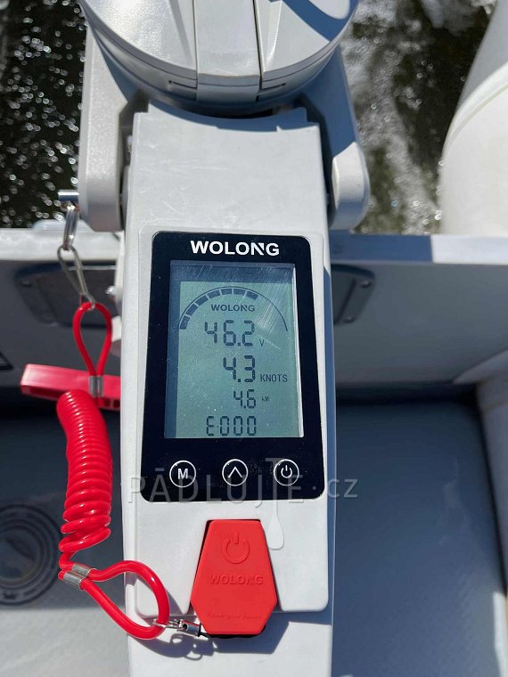 Lodní elektrický motor WOLONG ​FLOWSTAR 1,5 kW přívěsný s baterií