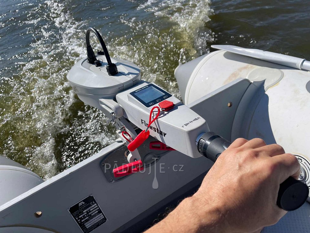 Lodní elektrický motor WOLONG ​FLOWSTAR 1,5 kW přívěsný s baterií